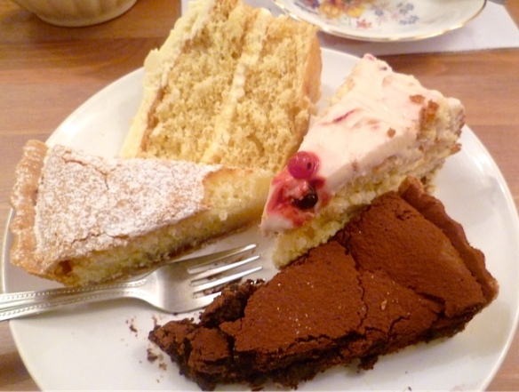 Cake platter 